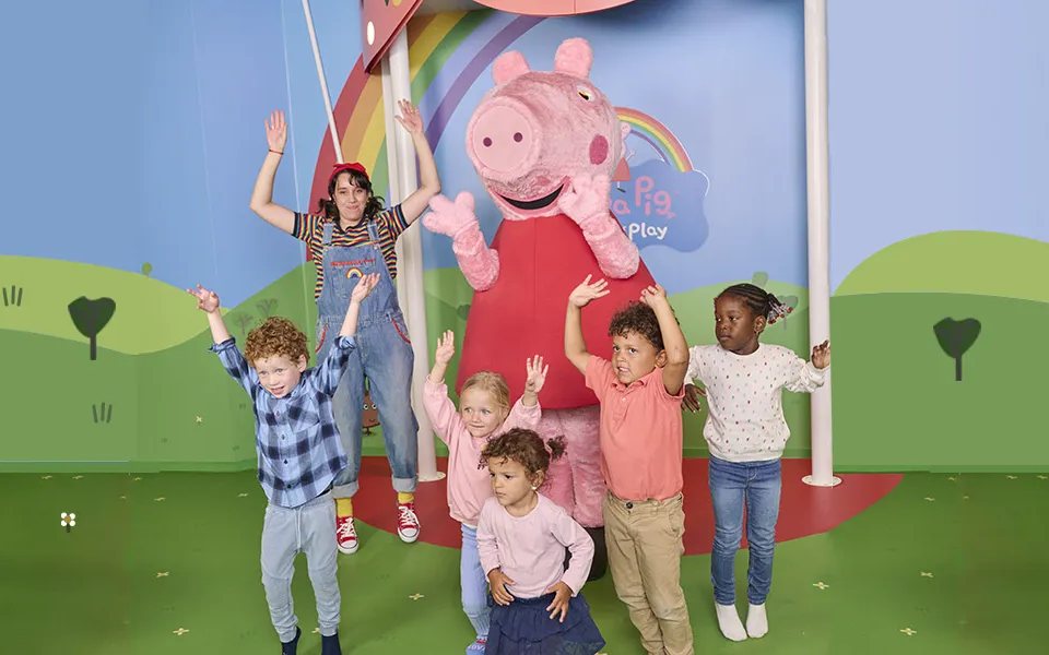 PEPPA PIG World of Play Michigan: Children at the Peppa Pig funtime show