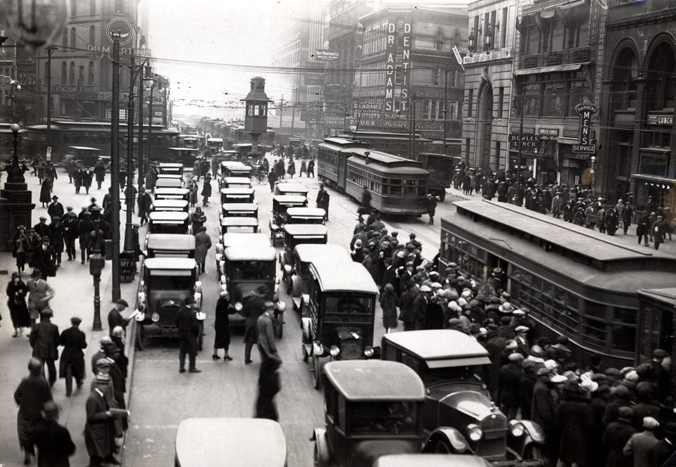 Michigan and Griswold around 1920, with a traffic officer’s post