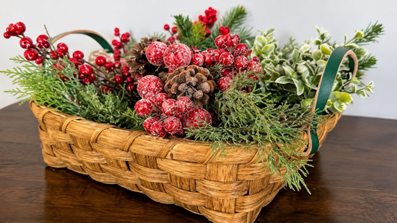 Maker Studio: Holiday Table Topper Basket — Organizer image