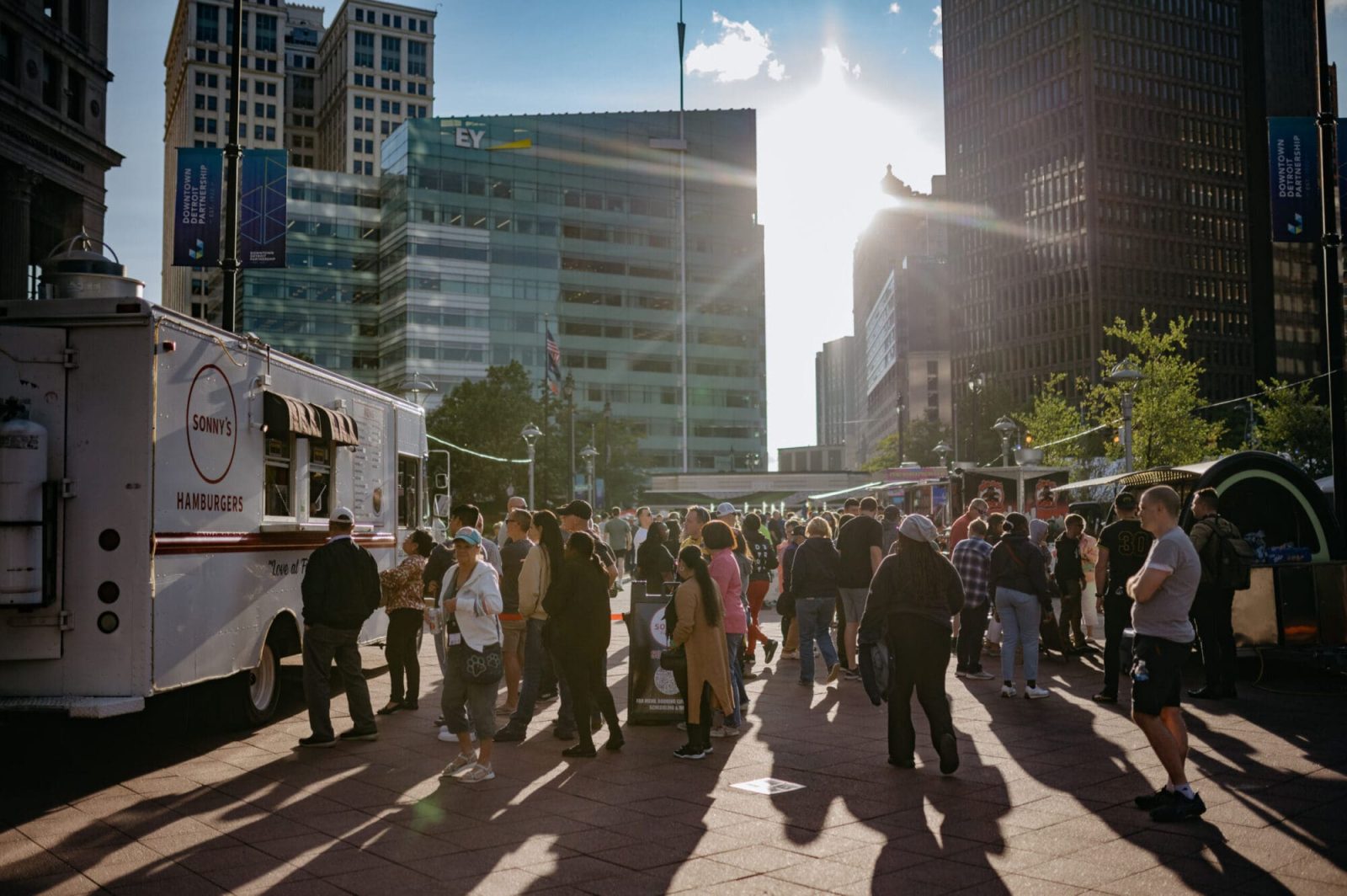 Downtown Street Eats – food truckok a belvárosban — Szervezői kép