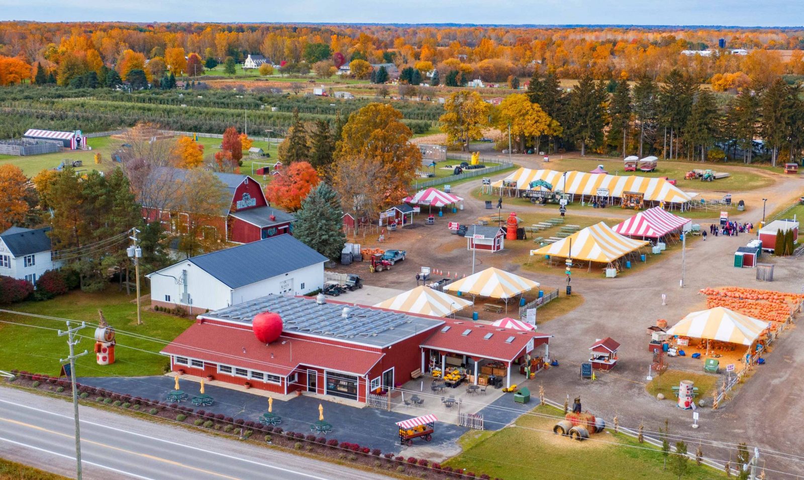 Haunted Barn Blackout Night: vaksötét rémpajta a Blake's Big Apple-ben — Szervezői kép