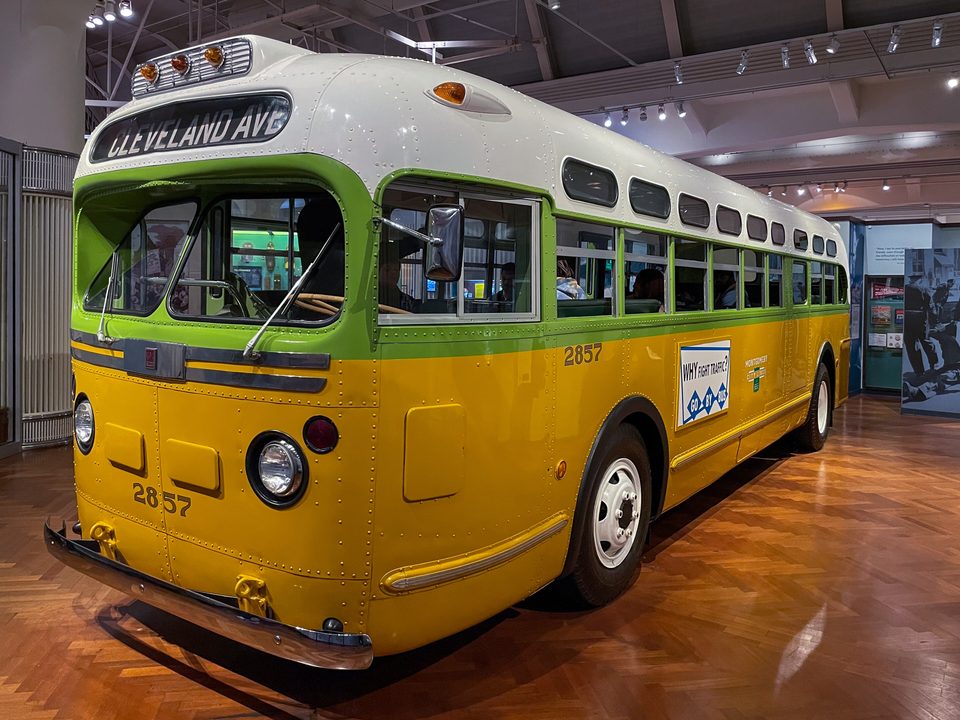 A montgomeryi 2857-es busz, amelyen Rosa Parks 1955. december 1-jén nem adta át a helyét (fotó: 2024)