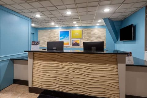 A recepció hullámmintás pulttal