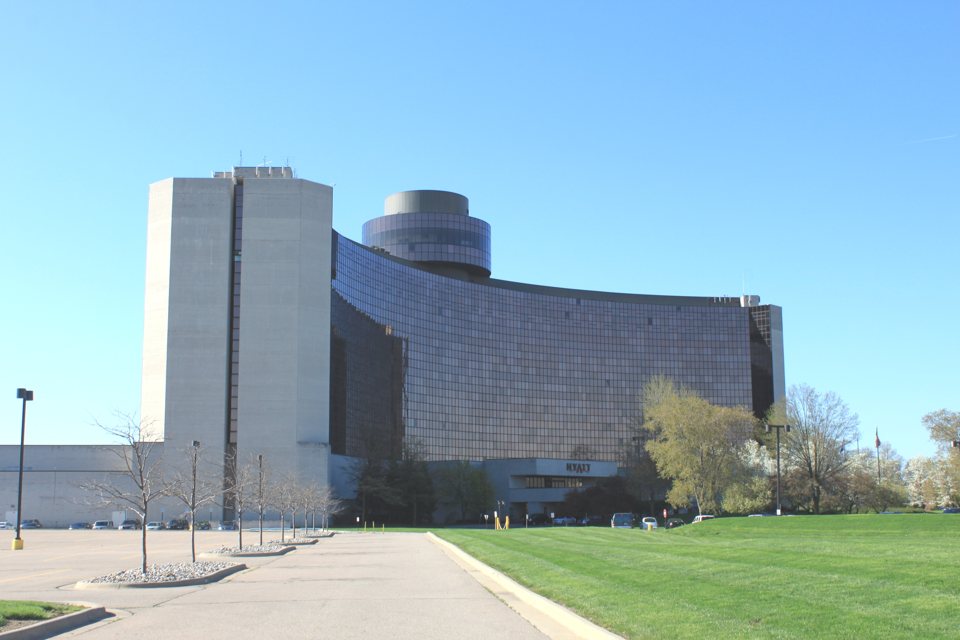 The glass-clad Hyatt Regency Dearborn building in 2011, while still open