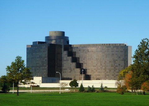 The stepped glass facade of the Hyatt Regency Dearborn in 2007