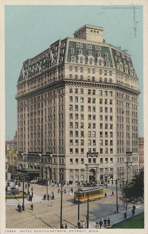 Képeslap a Hotel Pontchartrain magas épületéről a Campus Martiuson