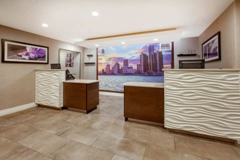 A recepciós pult a hallban