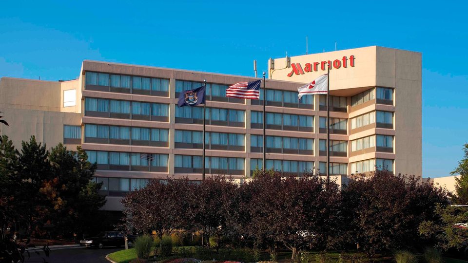 Detroit Marriott Livonia — exterior