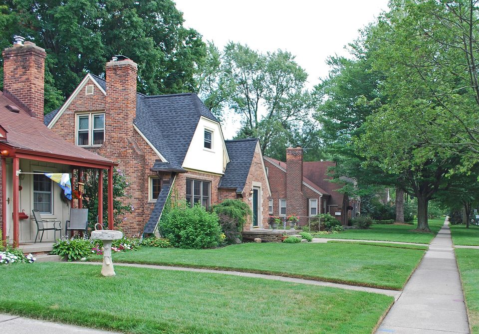 A street in the Rosedale Gardens Historic District