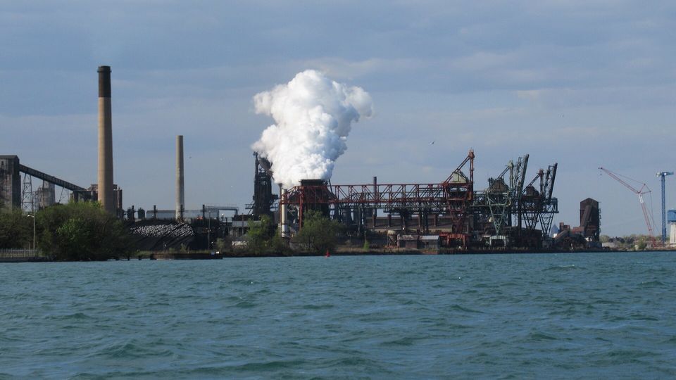 A Zug-sziget ipari tájképe (2021)