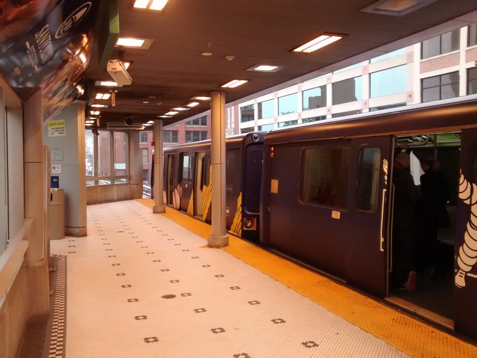 A train at Greektown station (2016)