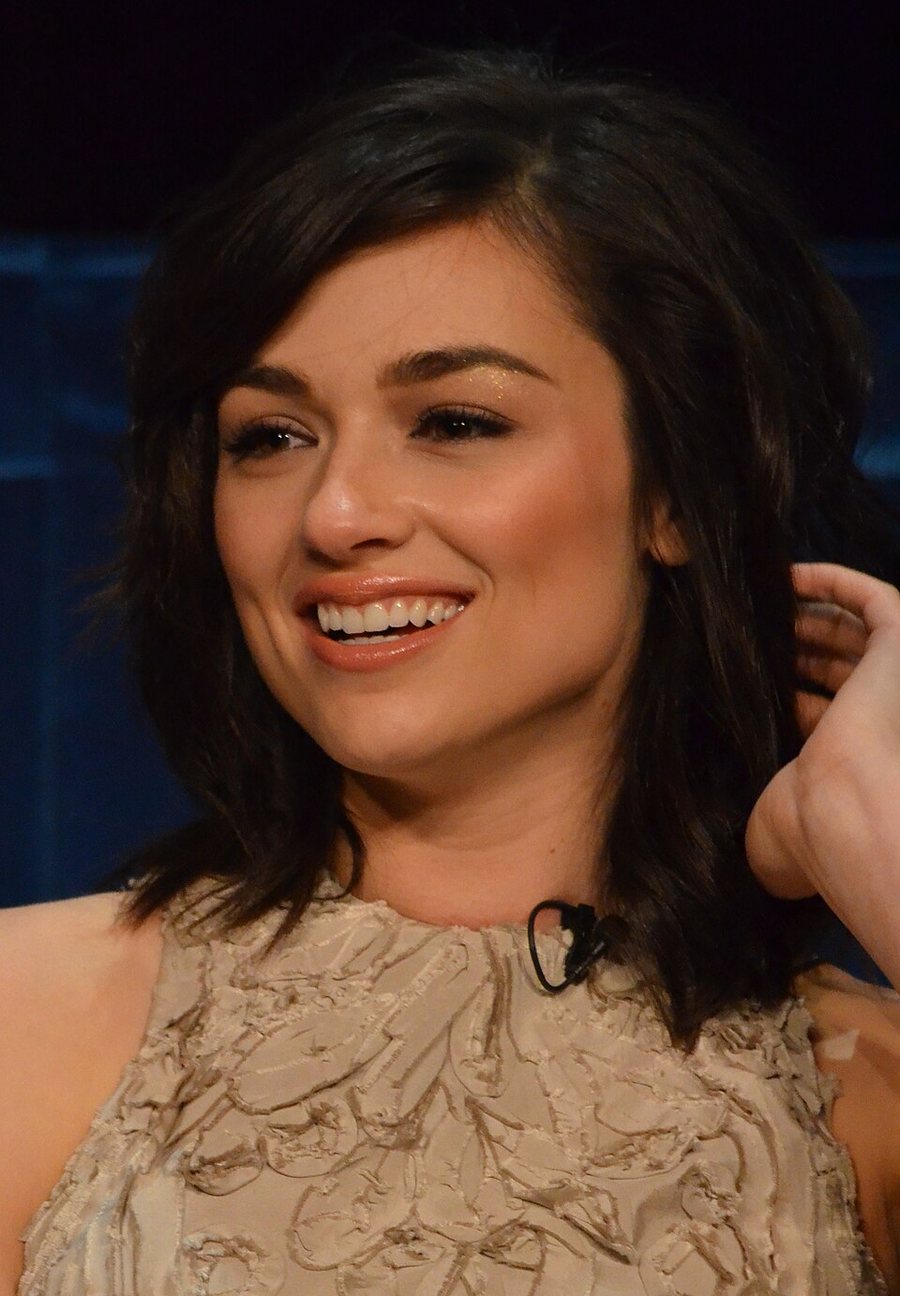Crystal Reed portréja