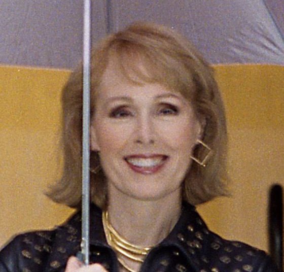 E. Jean Carroll portréja