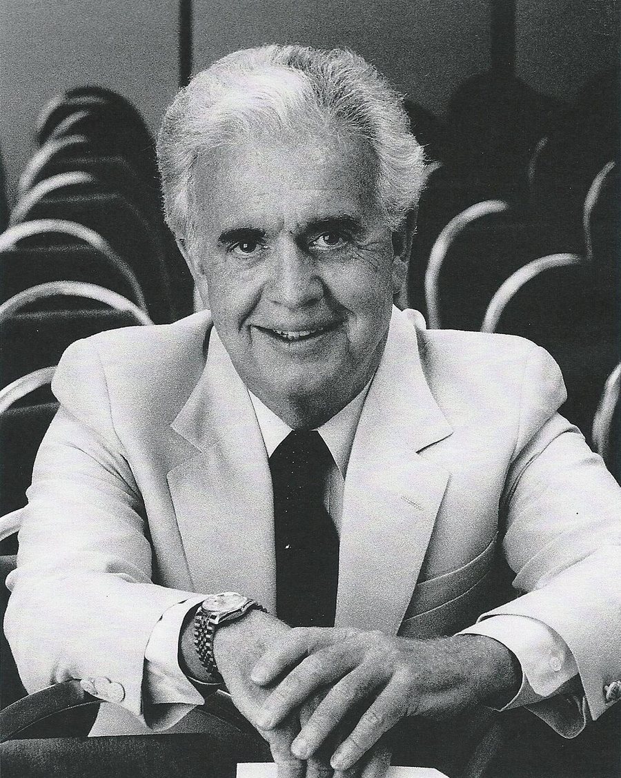 Frank J. Kelley portréja