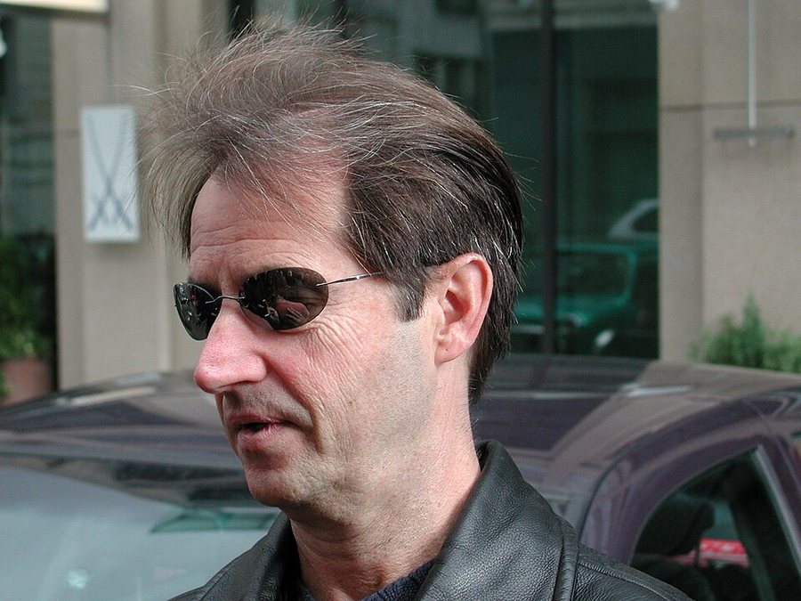 Garry Tallent portréja