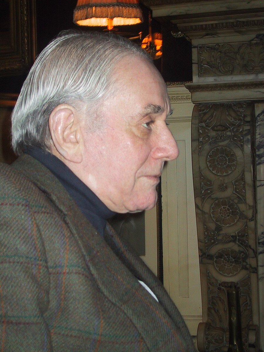 Kenneth Jay Lane portréja
