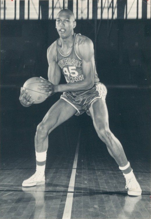 Portrait of Mel Daniels