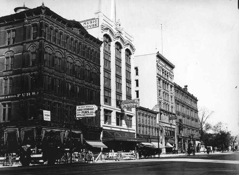 A Woodward nyugati oldala a Clifford és a Park Street között, 1910